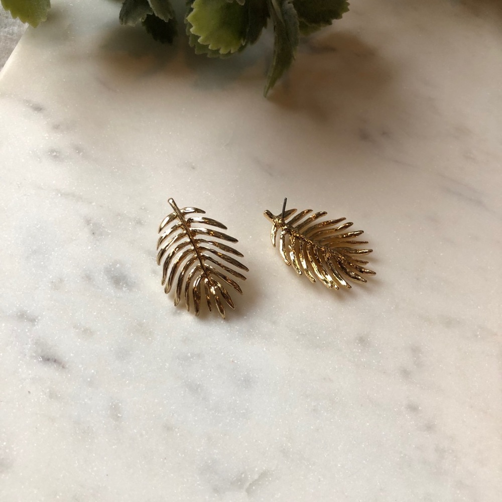 The Sedona - Detailed Gold Leaf Earrings - Picture 2 of 3